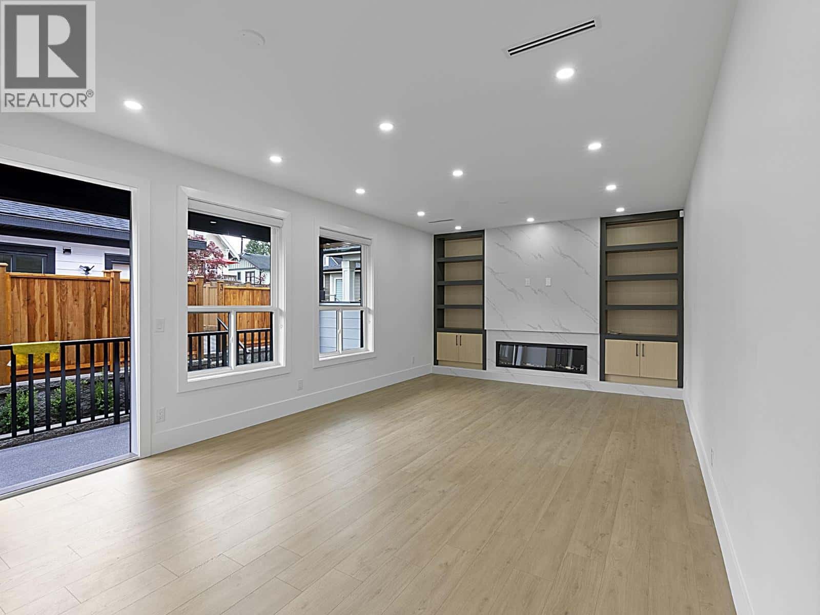 , New Westminster, British Columbia — New Westminster, British Columbia - Photo 4 of 40