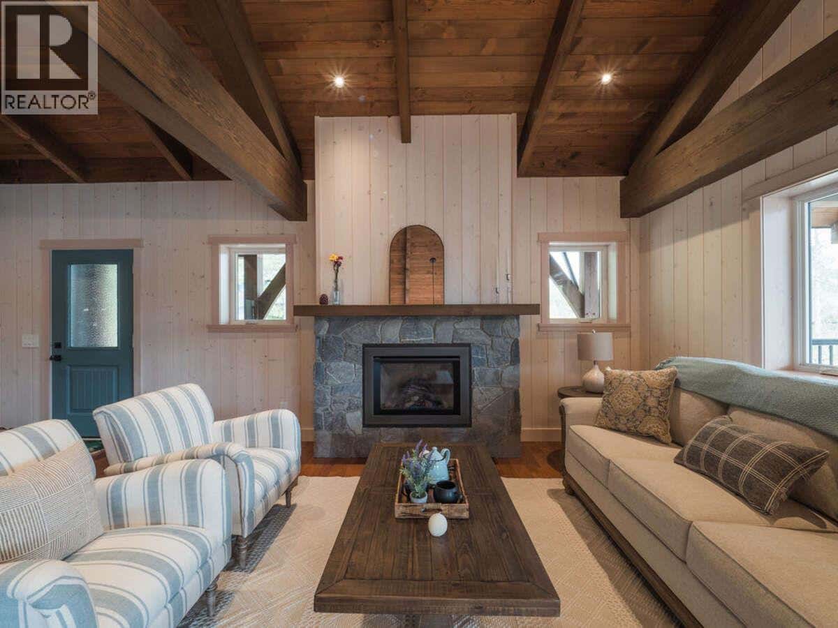 , Kaslo, British Columbia — Kaslo, British Columbia - Photo 2 of 31