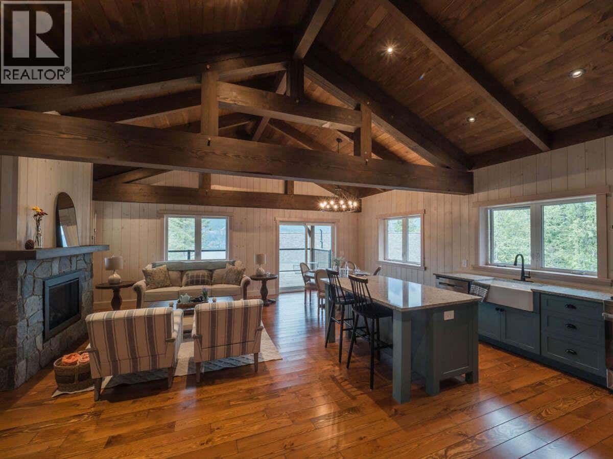 , Kaslo, British Columbia — Kaslo, British Columbia - Photo 3 of 31