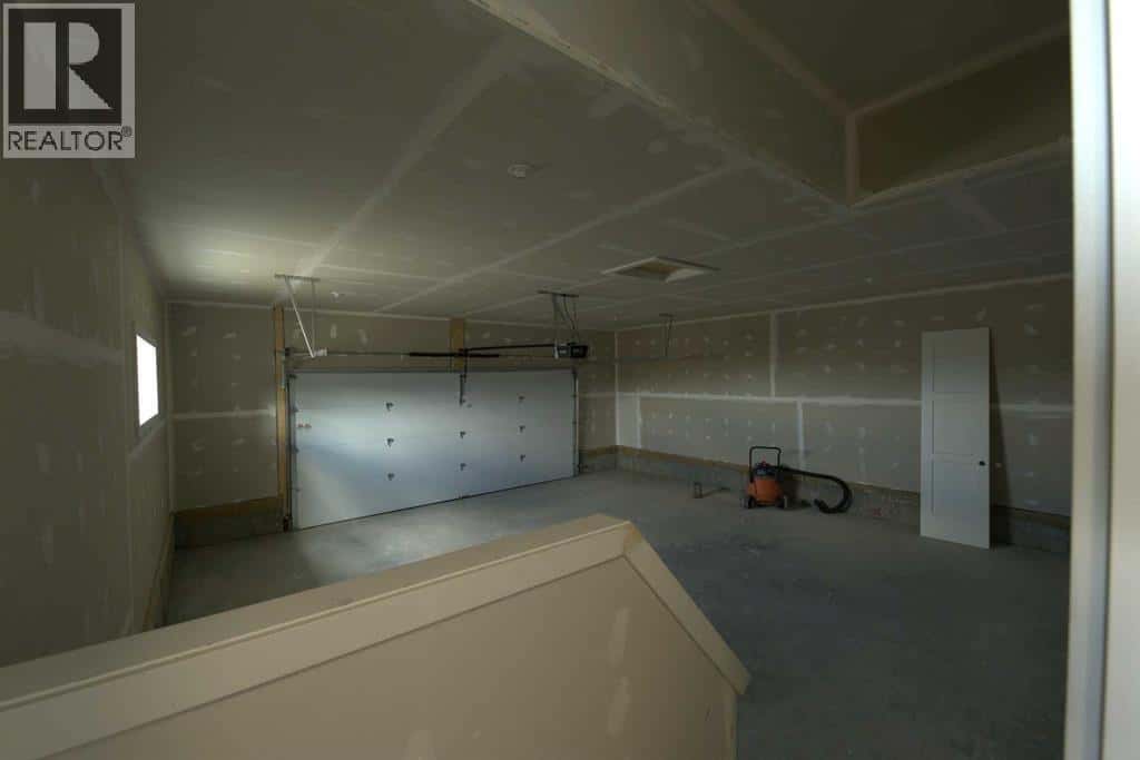 , Crossfield, — Crossfield - Photo 4 of 11