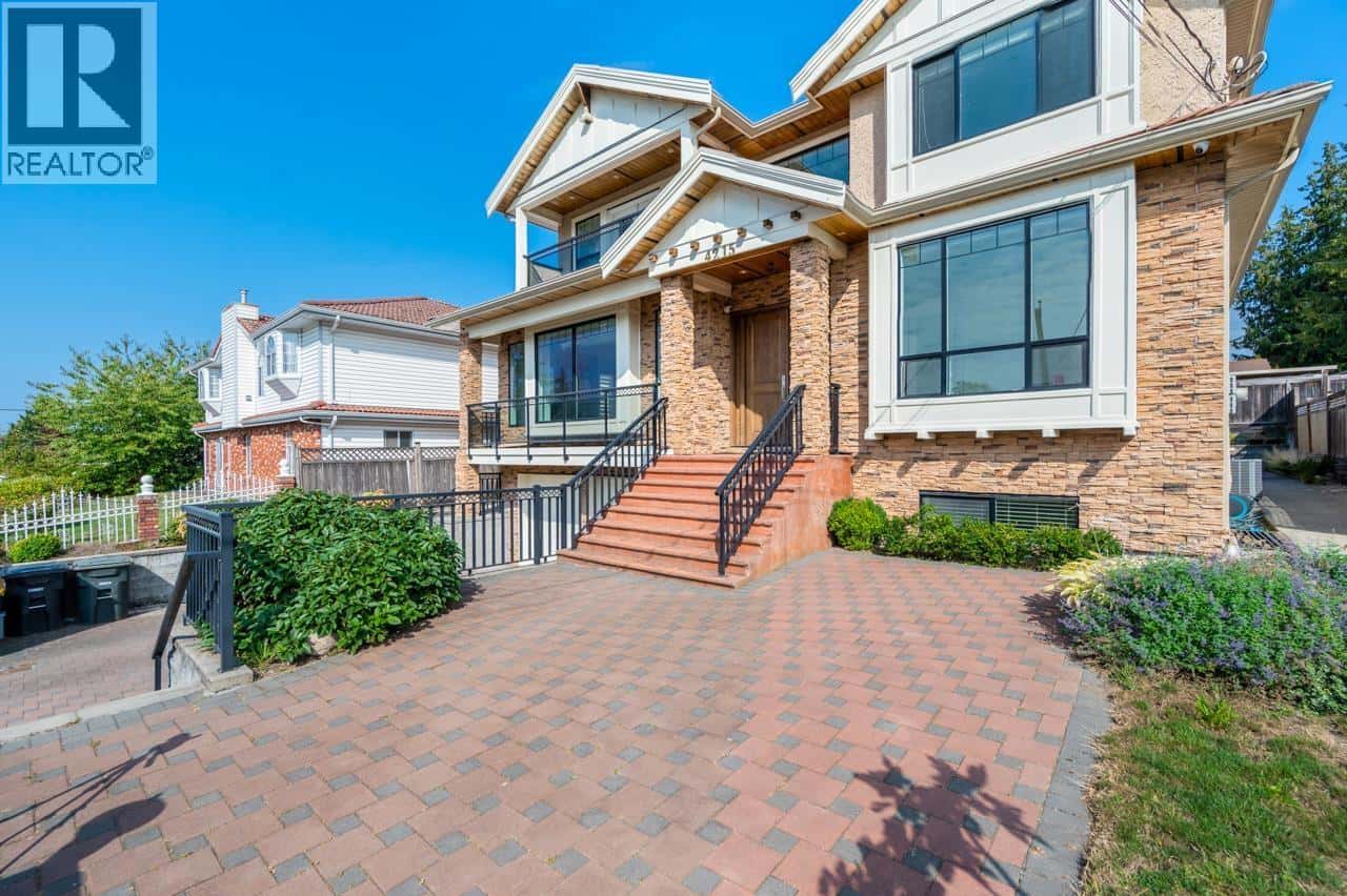 , Burnaby, — Burnaby - Photo 2 of 28