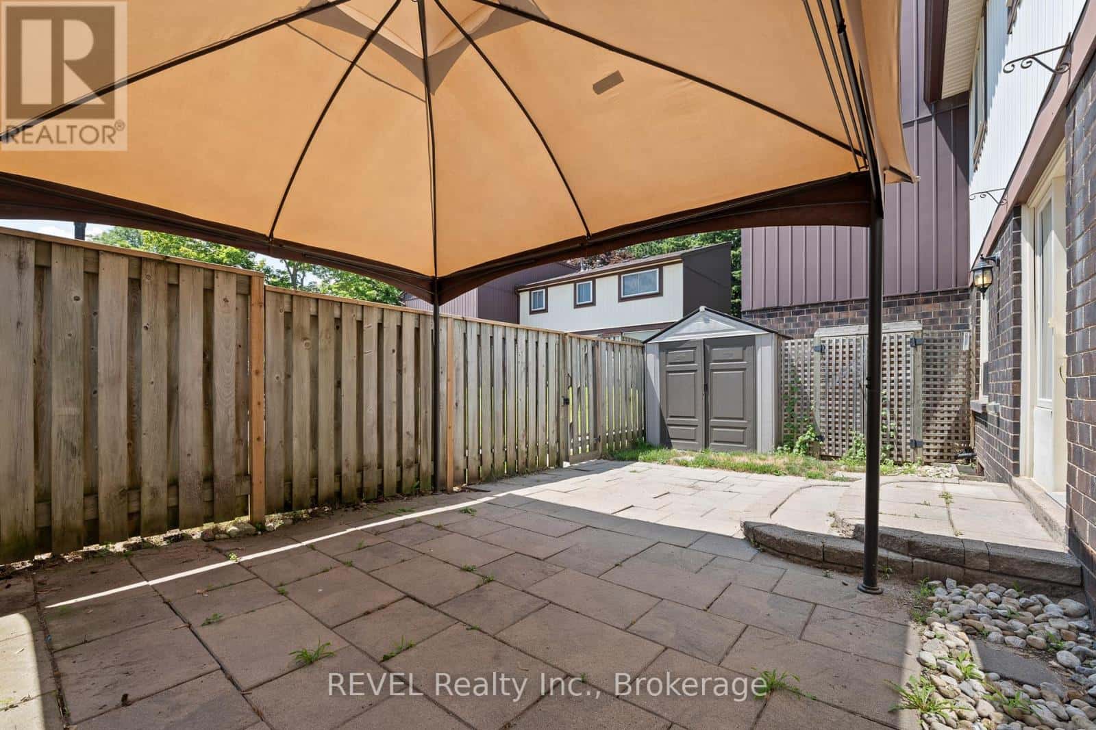 , Guelph (Willow West/Sugarbush/West Acres), Ontario — Guelph (Willow West/Sugarbush/West Acres), Ontario - Photo 3 of 35