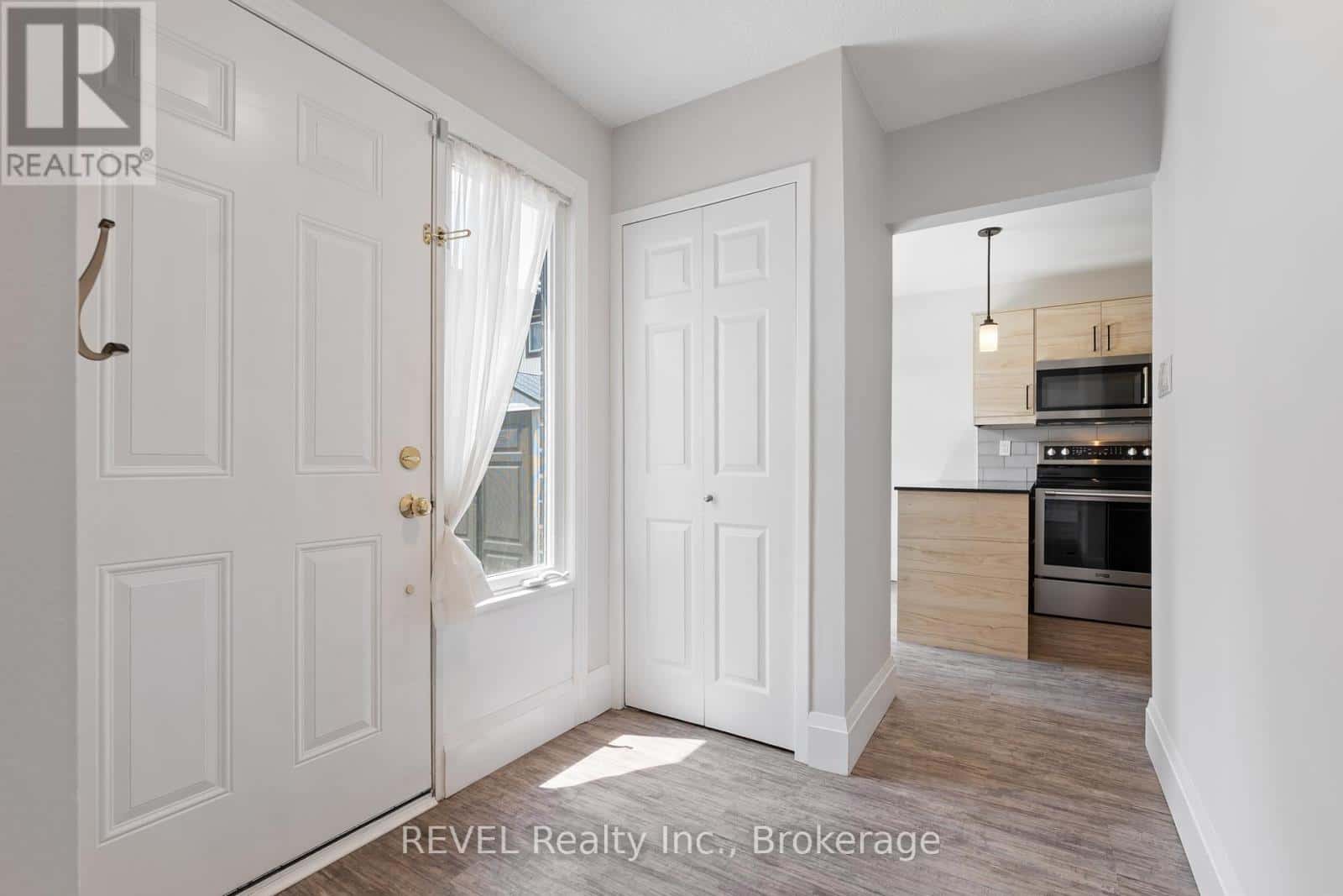 , Guelph (Willow West/Sugarbush/West Acres), Ontario — Guelph (Willow West/Sugarbush/West Acres), Ontario - Photo 4 of 35