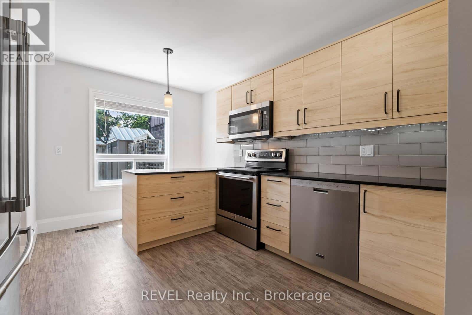 , Guelph (Willow West/Sugarbush/West Acres), Ontario — Guelph (Willow West/Sugarbush/West Acres), Ontario - Photo 5 of 35