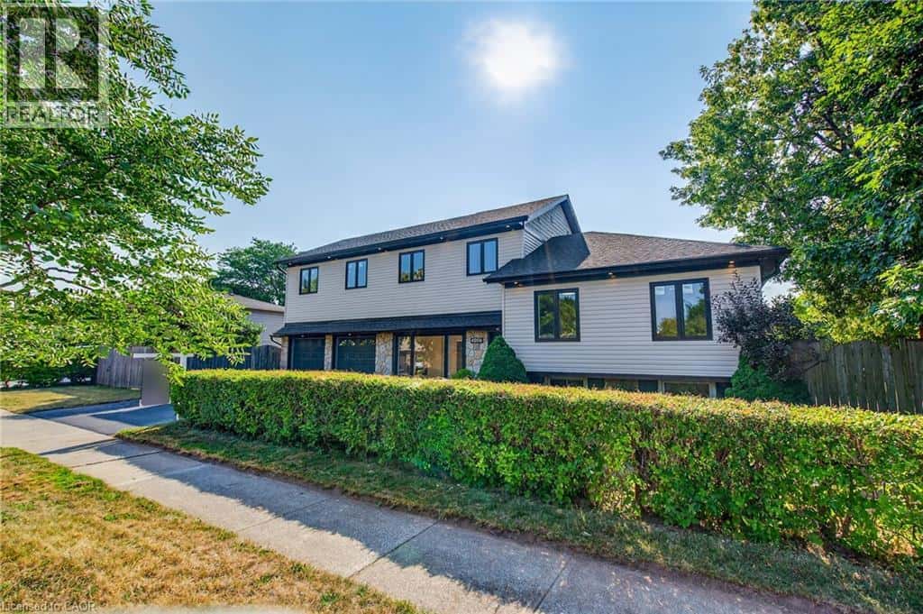 , Burlington, Ontario — Burlington, Ontario - Photo 2 of 100