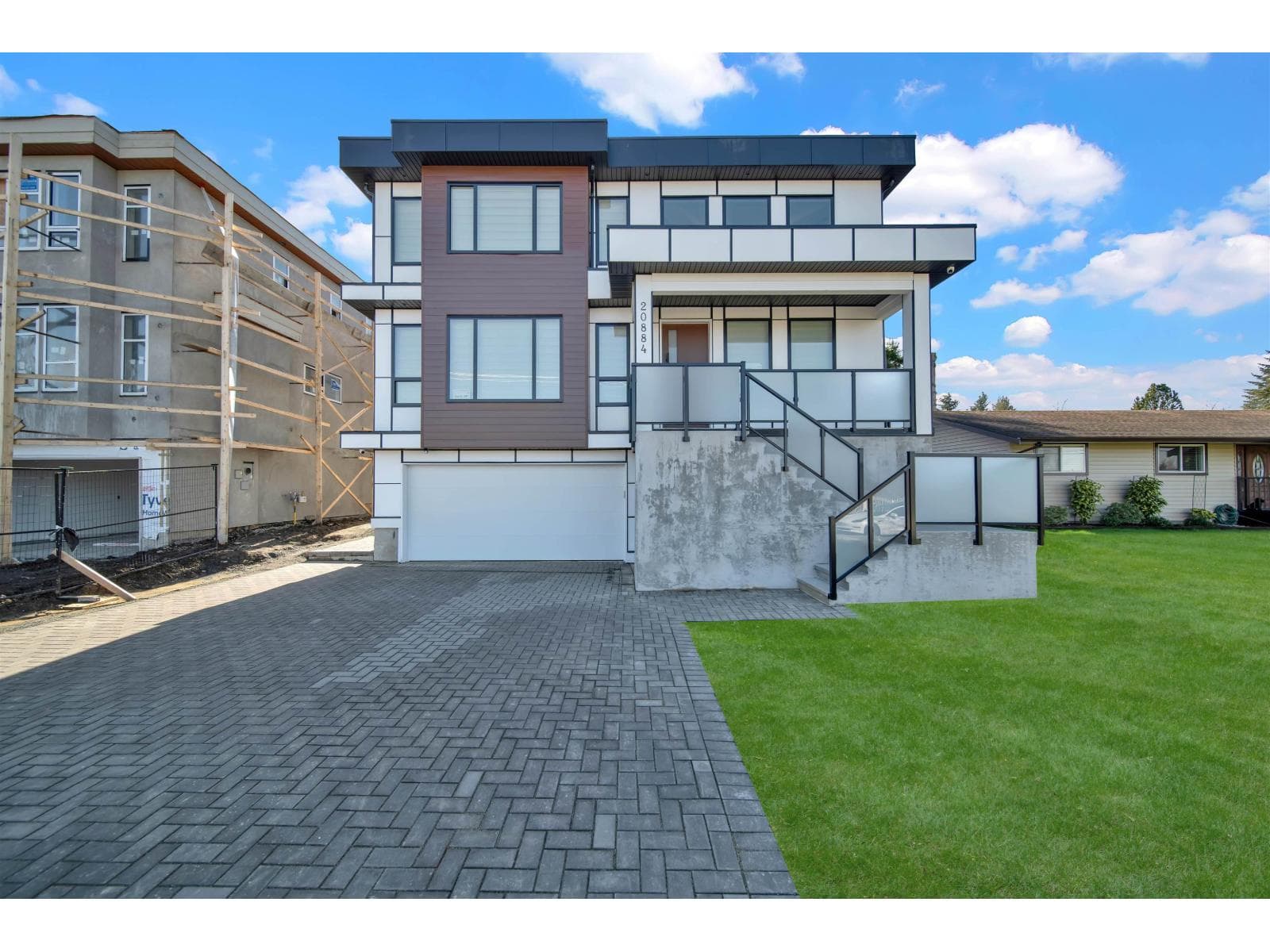 , Langley, — Langley - Main photo