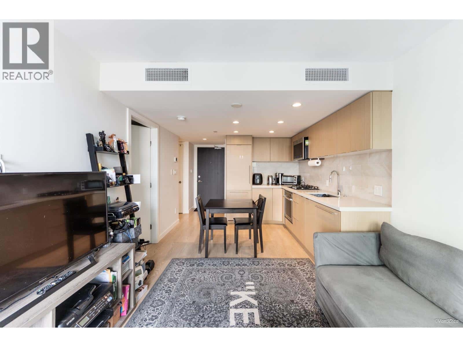 , Vancouver, British Columbia — Vancouver, British Columbia - Photo 3 of 20