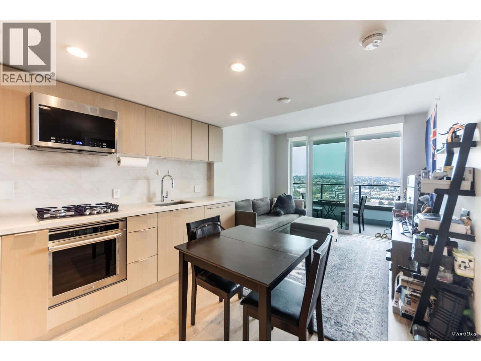 , Vancouver, British Columbia — Vancouver, British Columbia - Photo 5 of 20