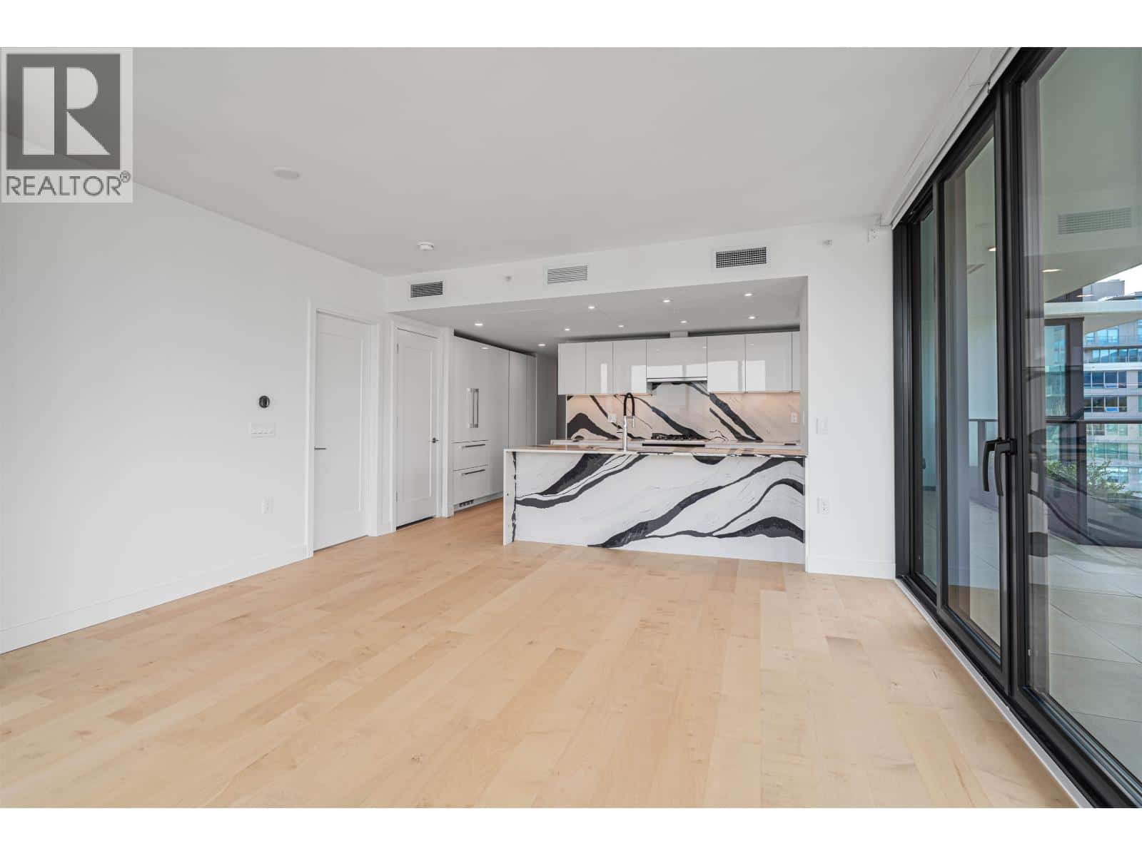 , North Vancouver, British Columbia — North Vancouver, British Columbia - Photo 5 of 40