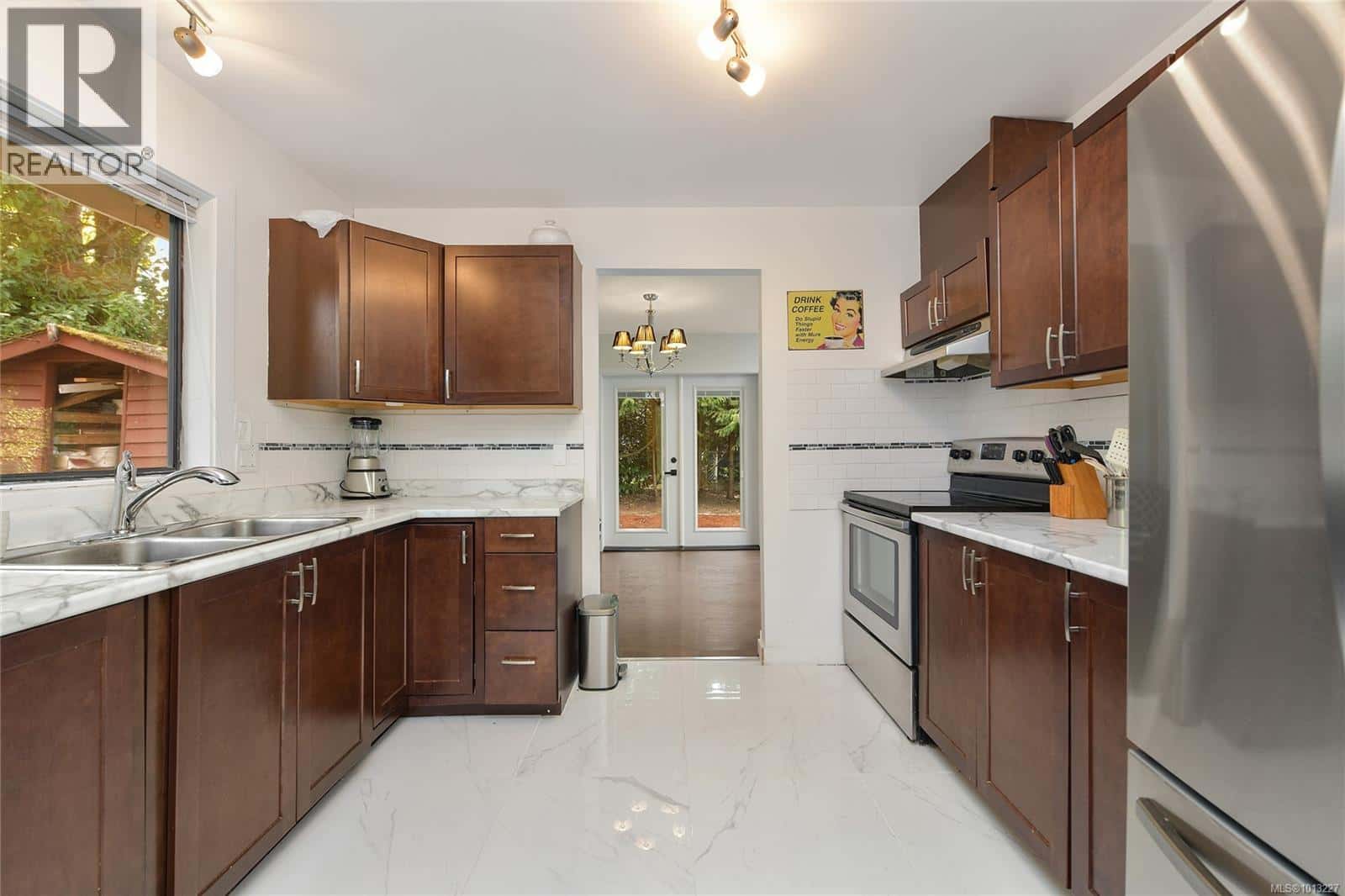 , Central Saanich, — Central Saanich - Photo 4 of 39