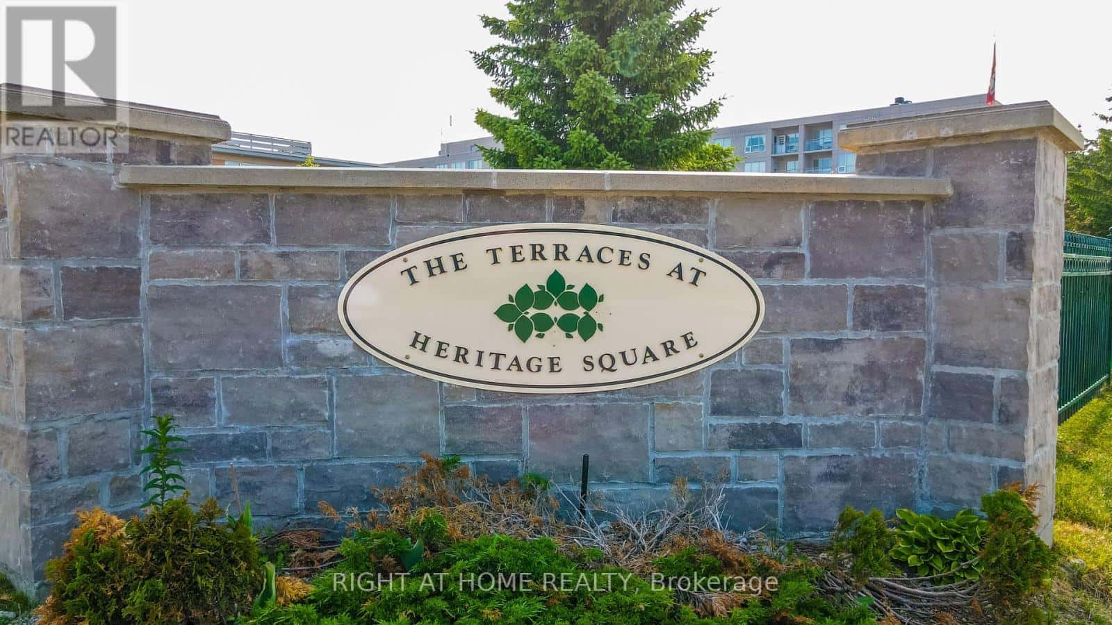 , Barrie (Painswick South), — Barrie (Painswick South) - Photo 2 of 37