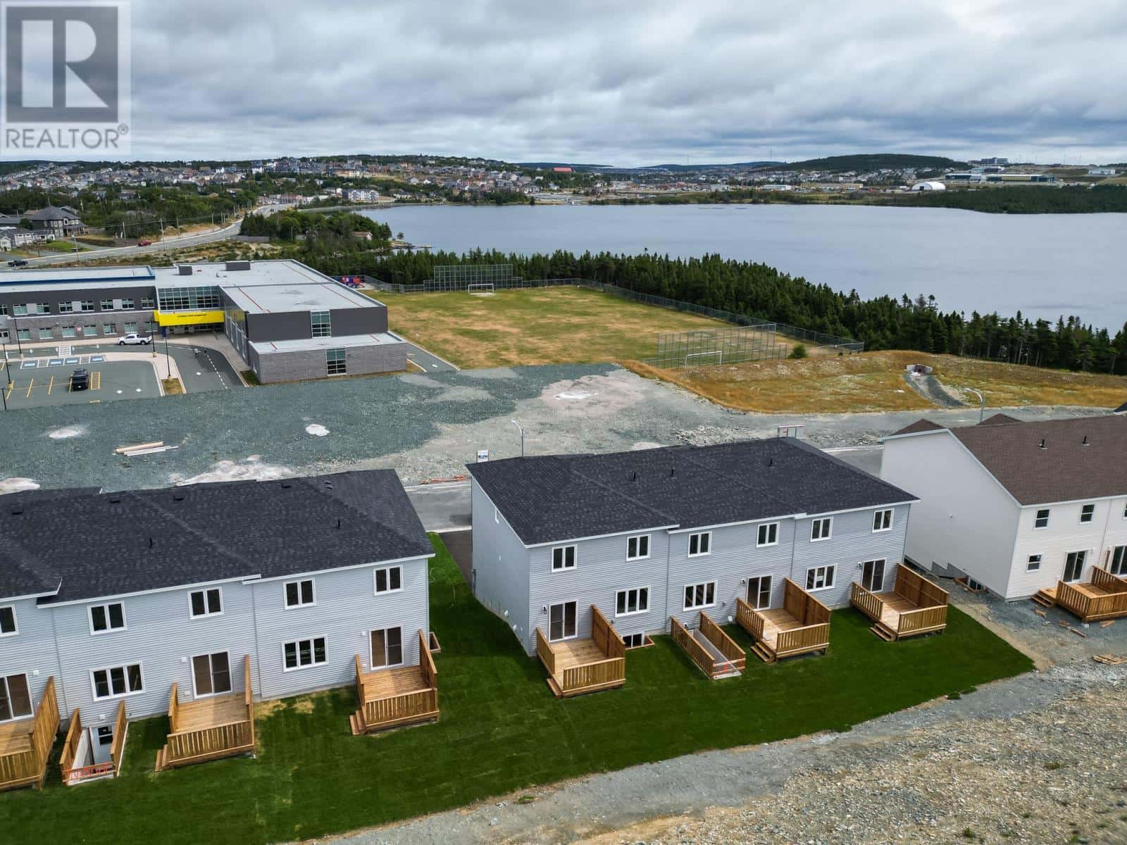 , Paradise, — Paradise - Photo 3 of 43