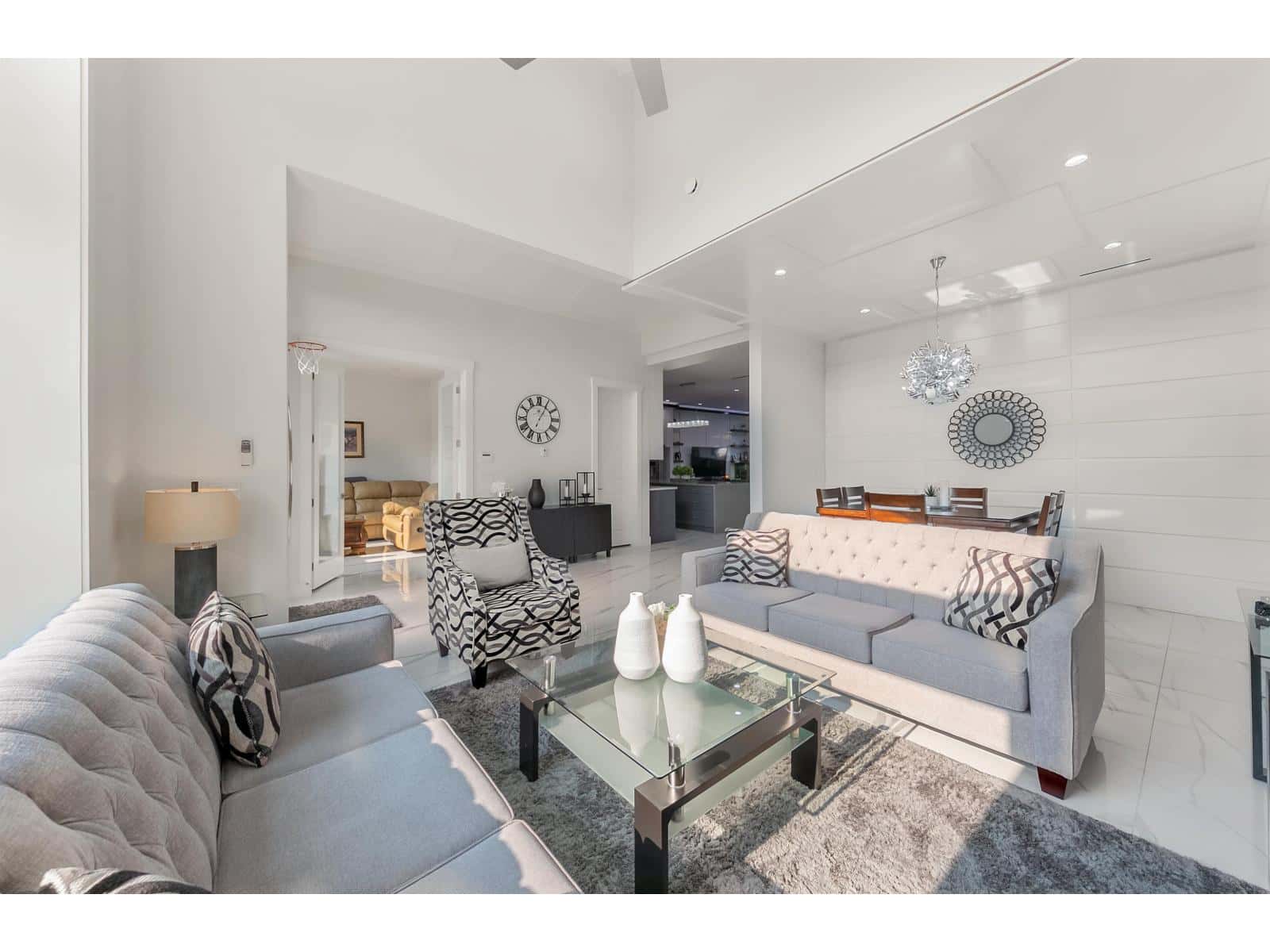 , Surrey, British Columbia — Surrey, British Columbia - Photo 4 of 27