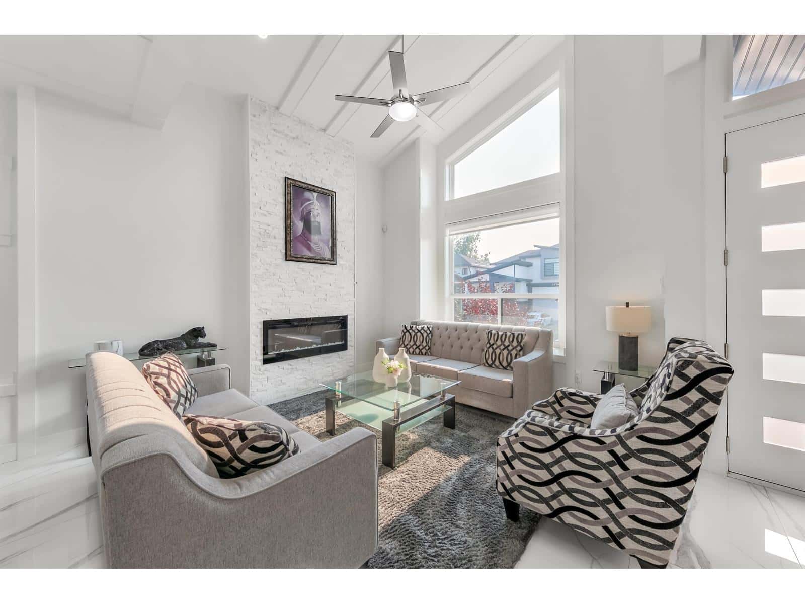 , Surrey, British Columbia — Surrey, British Columbia - Photo 3 of 27