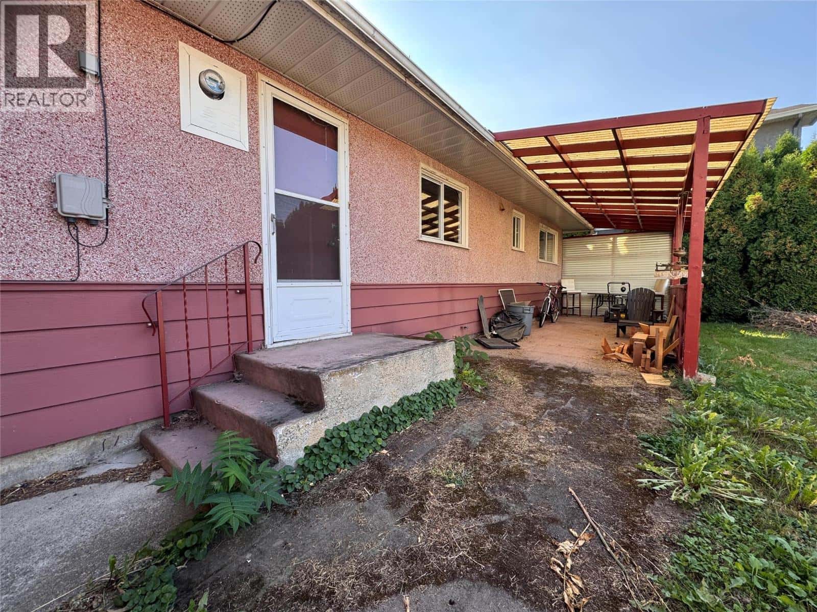 , Kelowna, — Kelowna - Photo 3 of 21