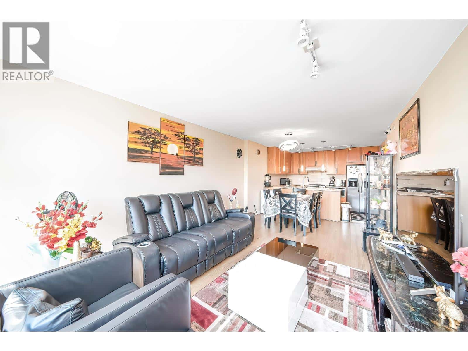 , Burnaby, British Columbia — Burnaby, British Columbia - Photo 2 of 68