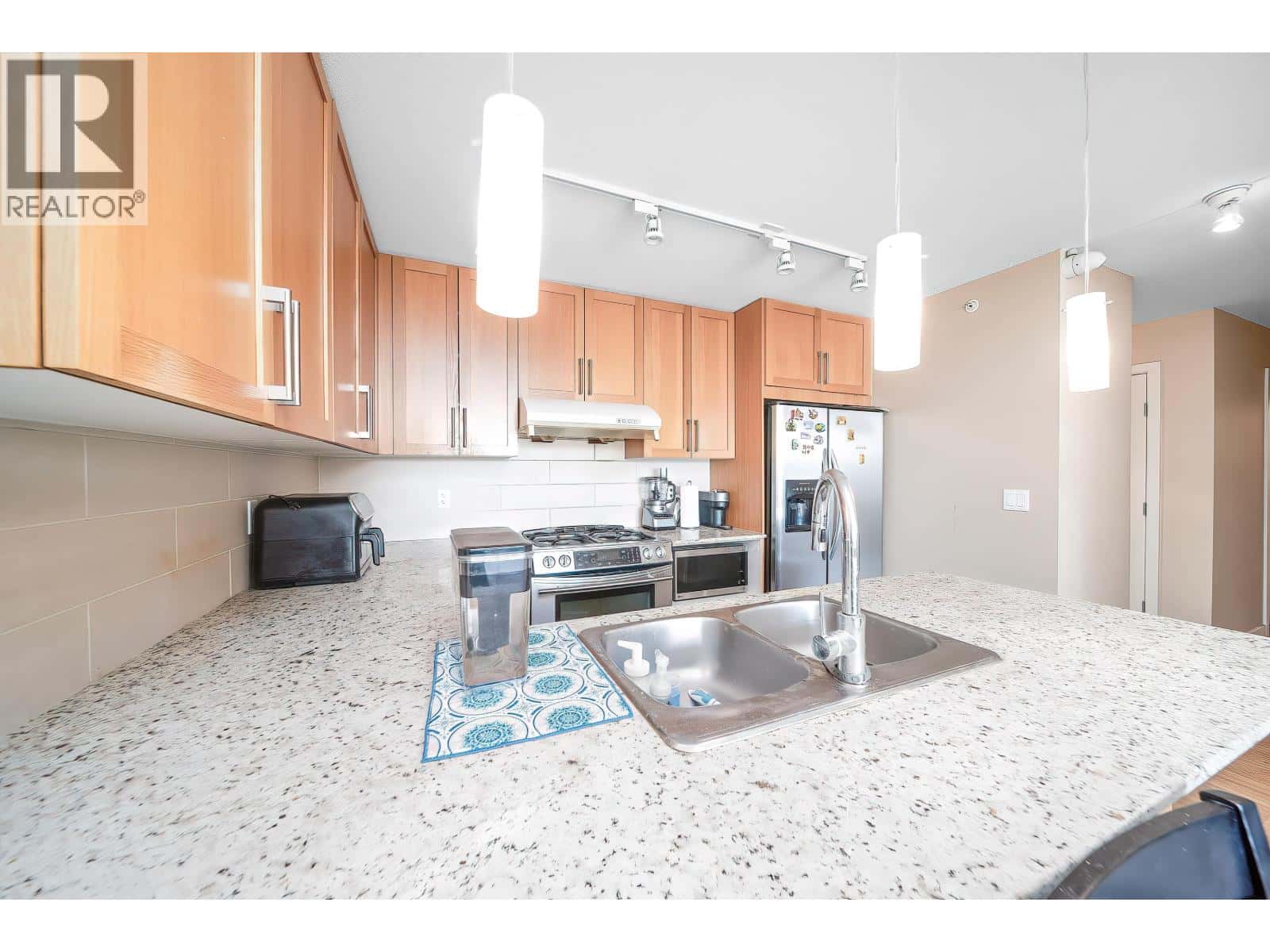 , Burnaby, British Columbia — Burnaby, British Columbia - Photo 5 of 68