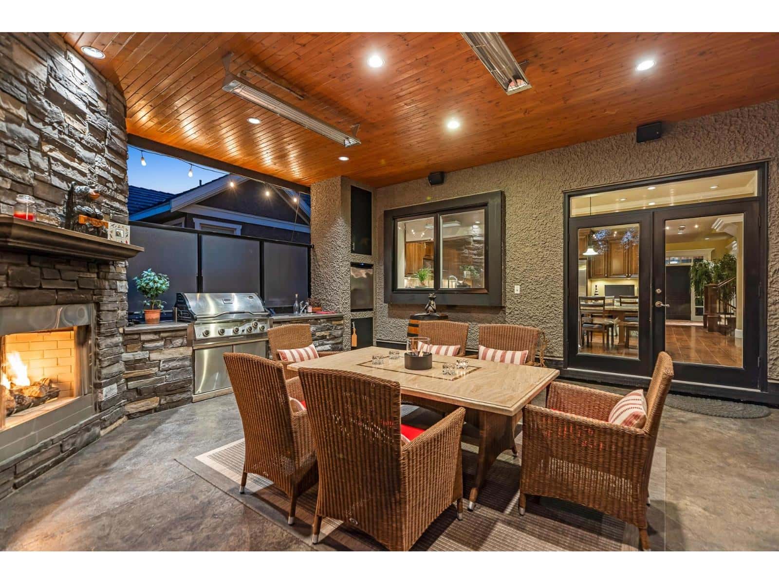 , Surrey, British Columbia — Surrey, British Columbia - Photo 5 of 40