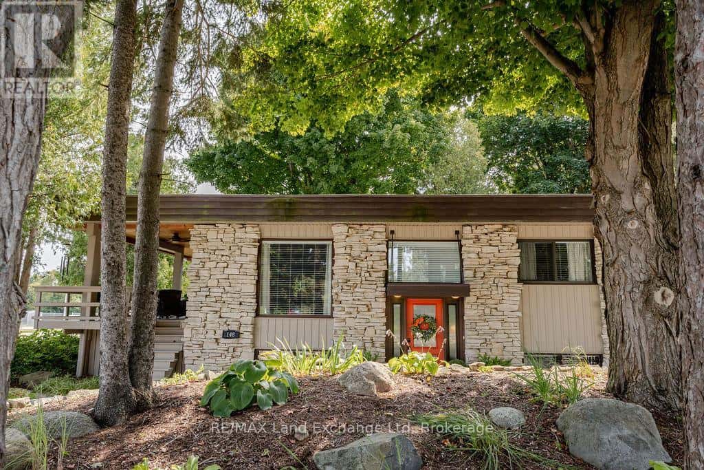 , North Huron (Wingham), Ontario — North Huron (Wingham), Ontario - Photo 4 of 44