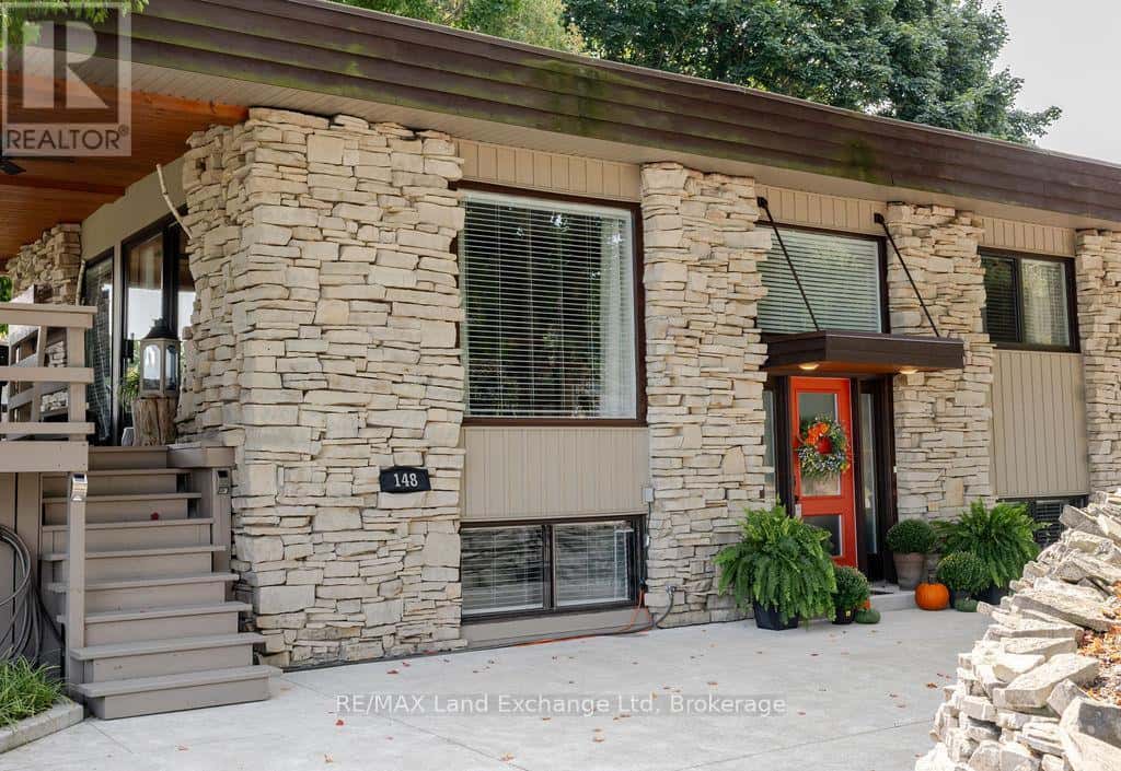 , North Huron (Wingham), Ontario — North Huron (Wingham), Ontario - Photo 5 of 44