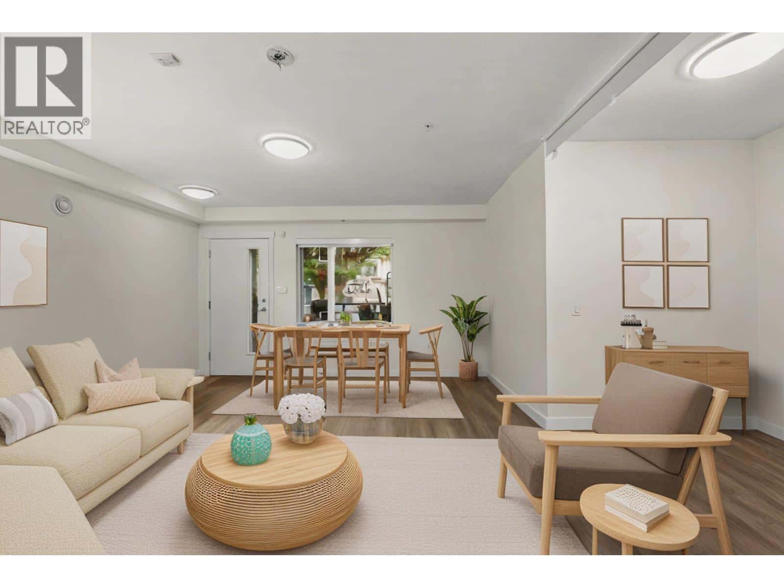 2745 WARD STREET — Vancouver - Photo 3 of 19