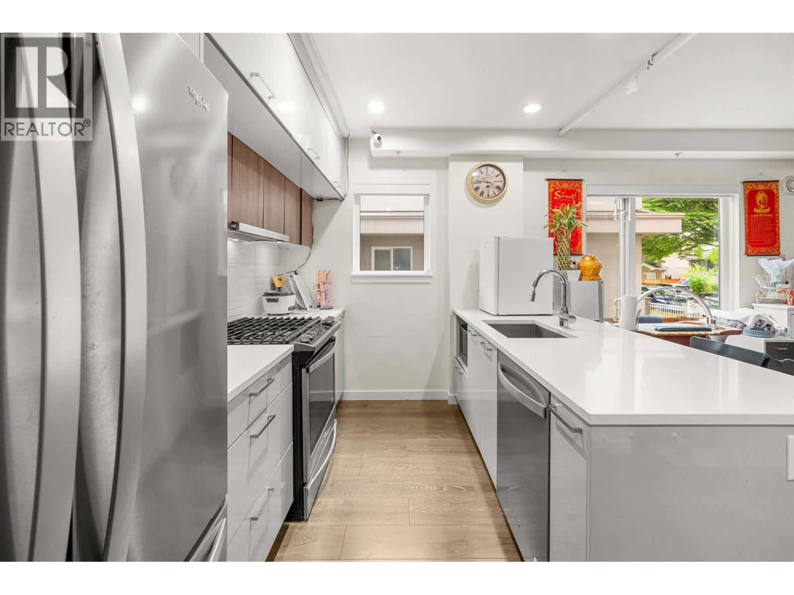 2745 WARD STREET — Vancouver - Photo 5 of 19