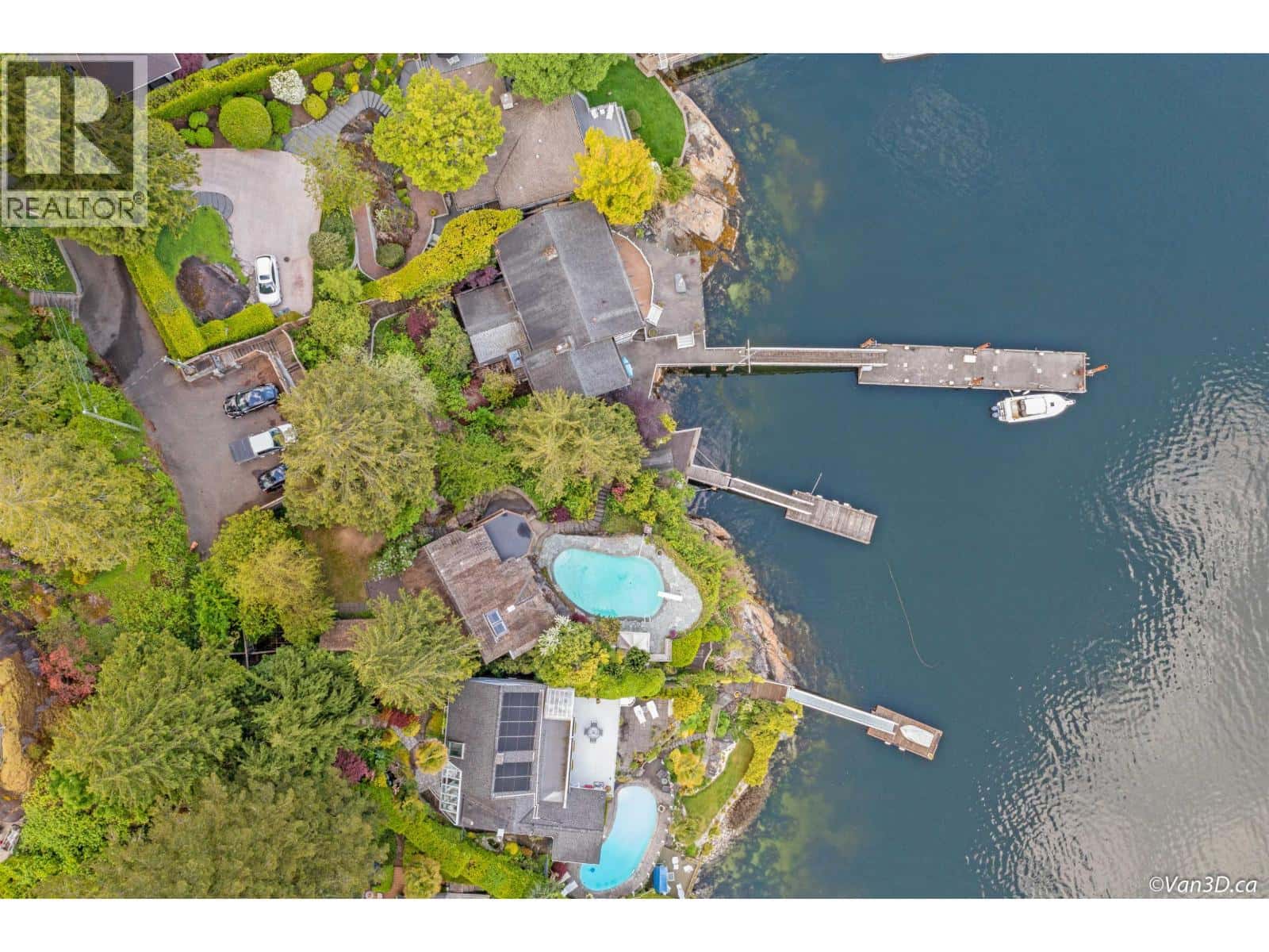 , North Vancouver, — North Vancouver - Photo 2 of 22