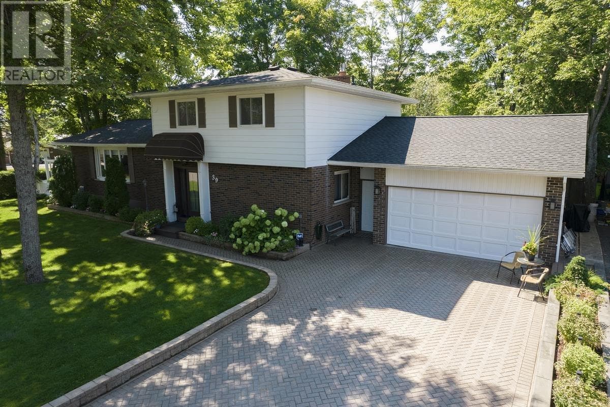 , Sault Ste. Marie, — Sault Ste. Marie - Main photo