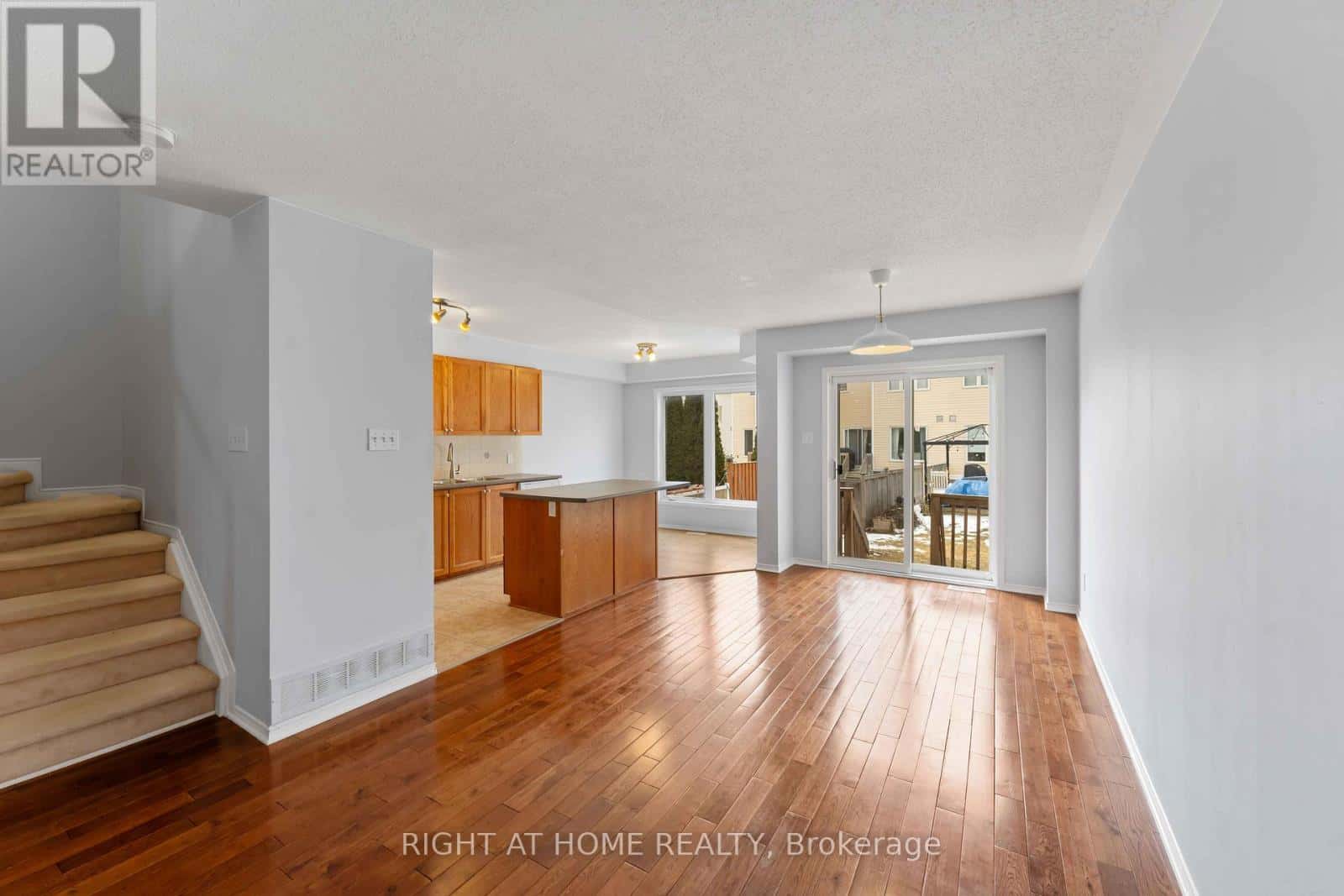 , Ottawa, — Ottawa - Photo 5 of 28