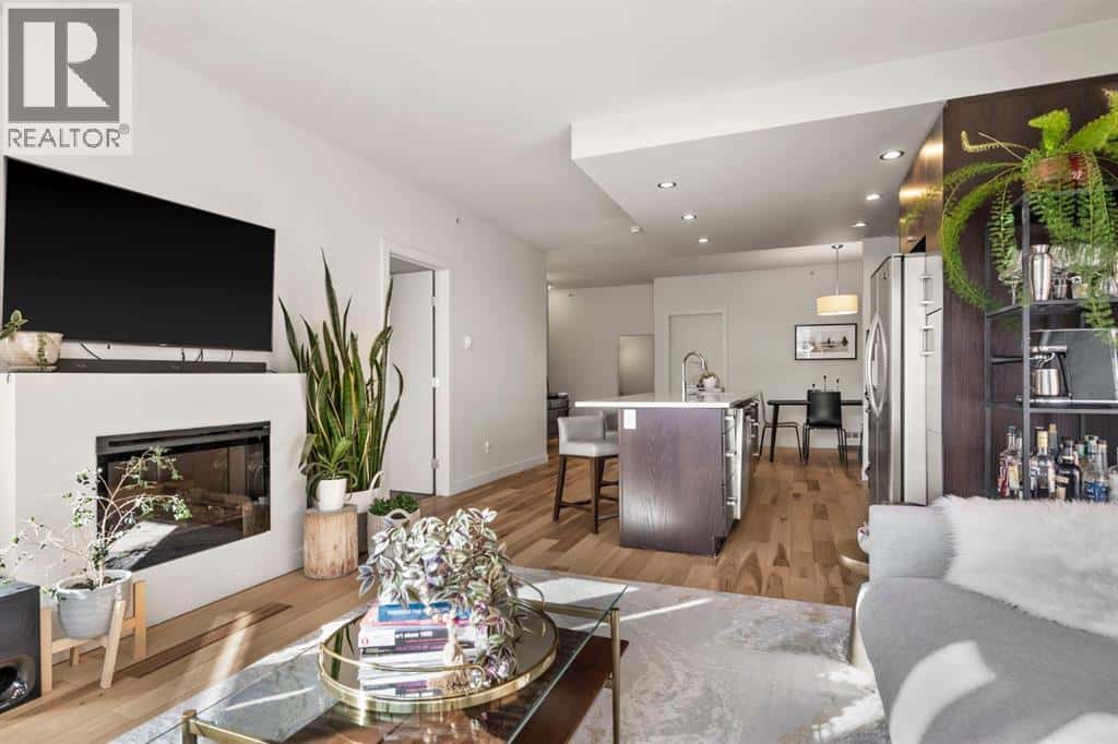 , Calgary, Alberta — Calgary, Alberta - Photo 3 of 48