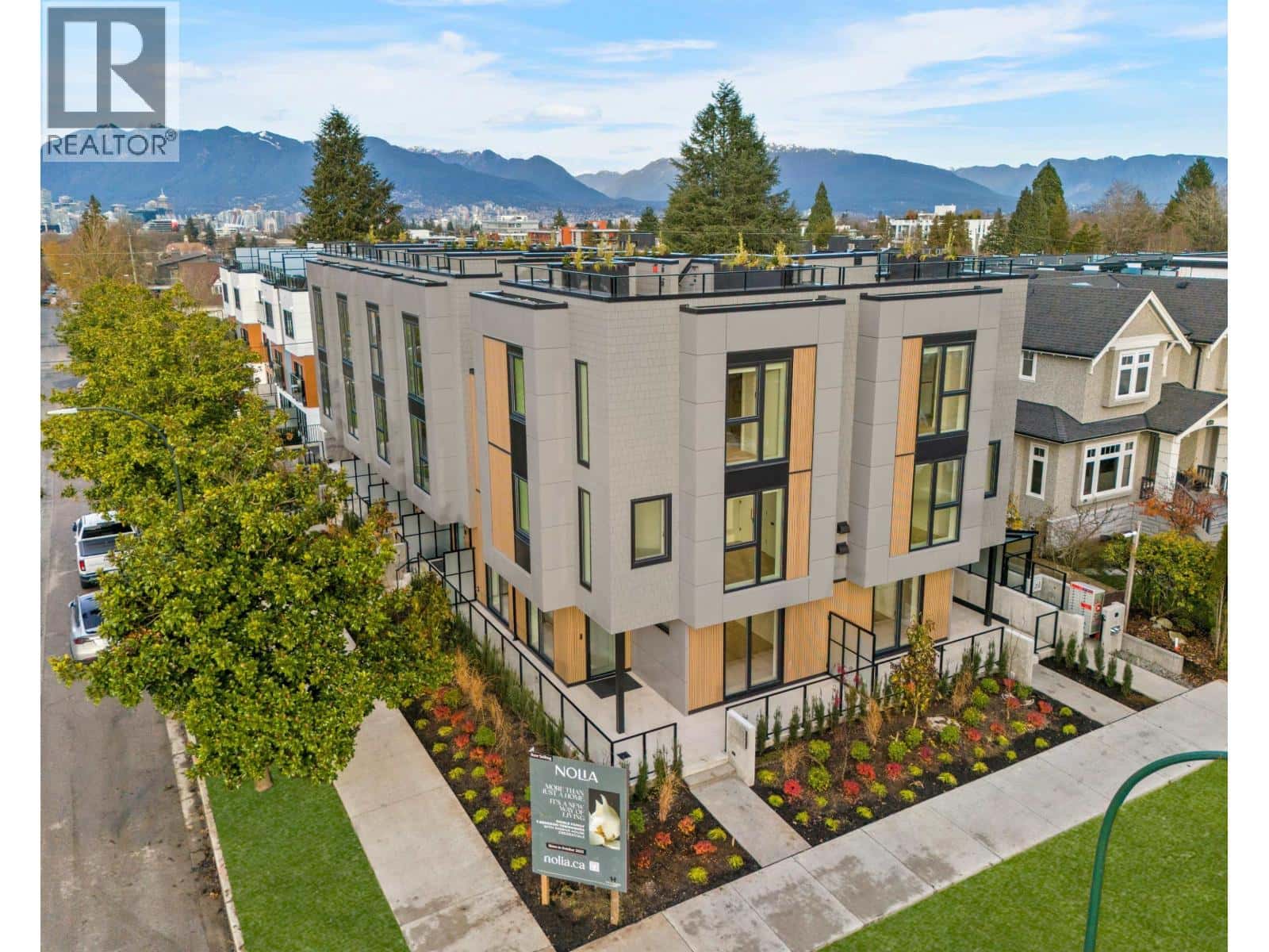 4490 ASH STREET — Vancouver - Photo 2 of 17