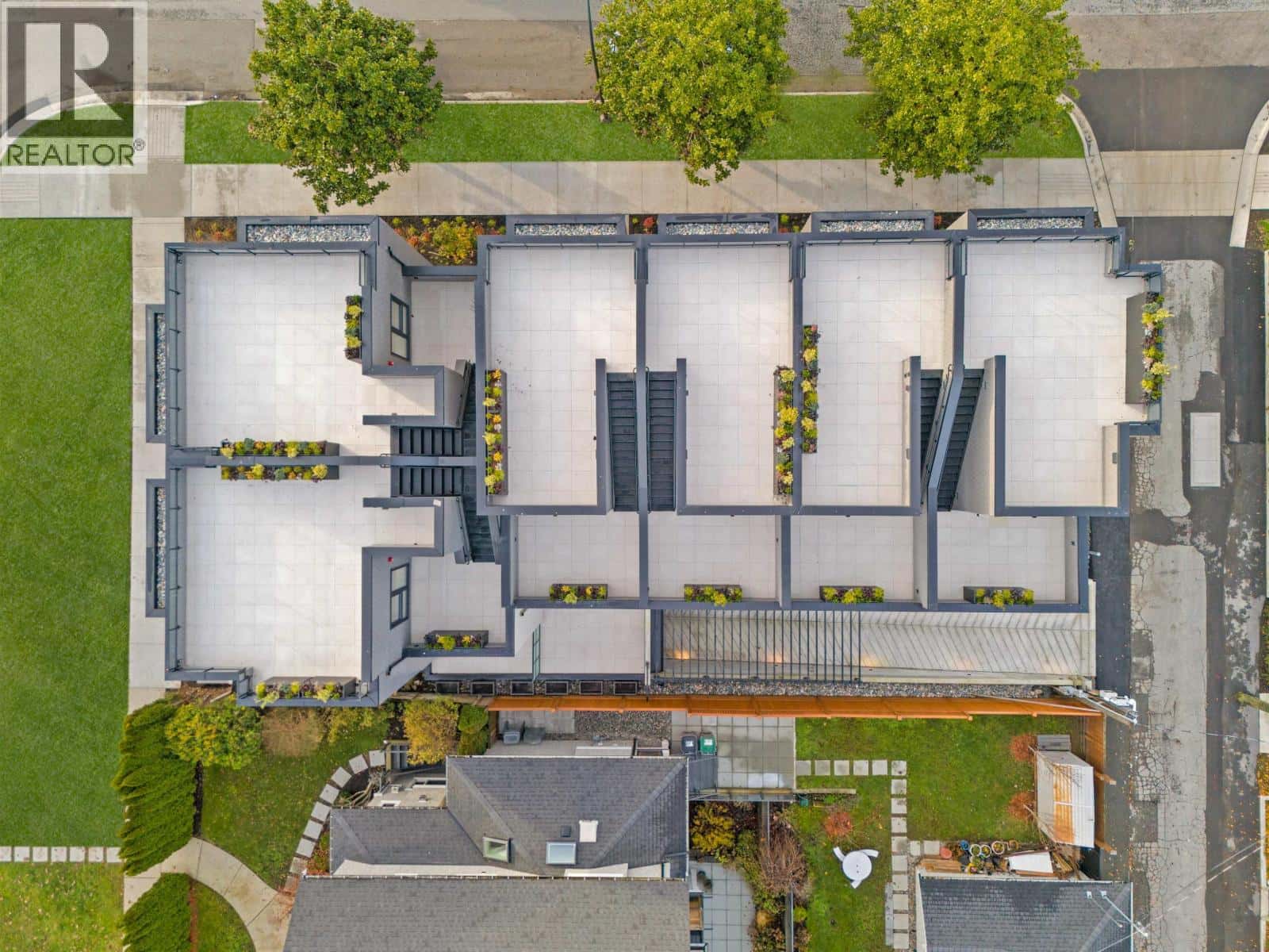 4490 ASH STREET — Vancouver - Photo 4 of 17