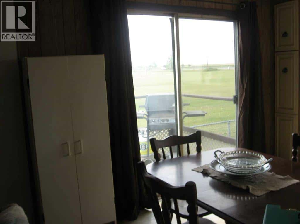 , Claresholm, — Claresholm - Photo 2 of 34