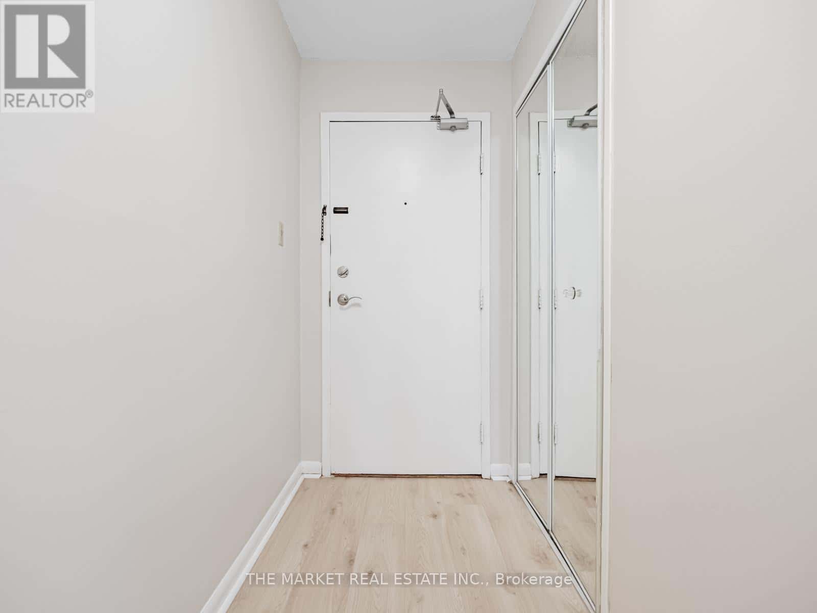 , Mississauga (Mississauga Valleys), Ontario — Mississauga (Mississauga Valleys), Ontario - Photo 4 of 32