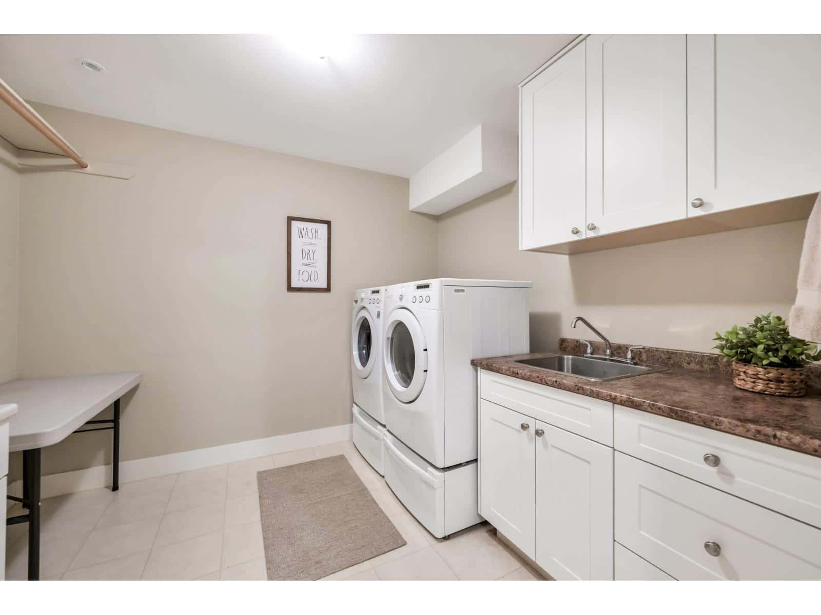 27 18088 8 AVENUE — Surrey - Photo 2 of 40