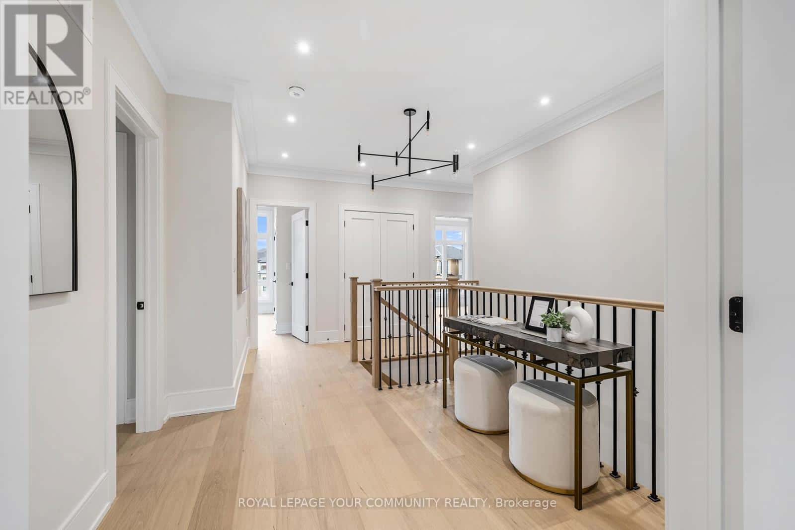 , Aurora, Ontario — Aurora, Ontario - Photo 4 of 40