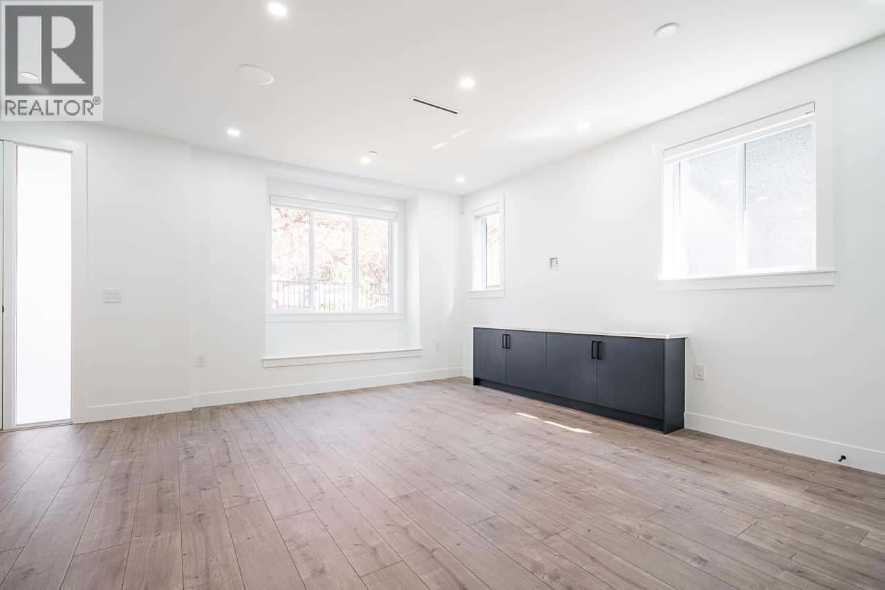 , Vancouver, British Columbia — Vancouver, British Columbia - Photo 4 of 31