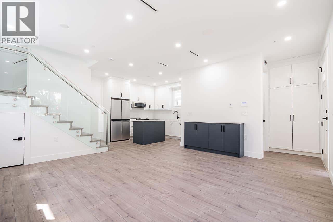 , Vancouver, British Columbia — Vancouver, British Columbia - Photo 5 of 31