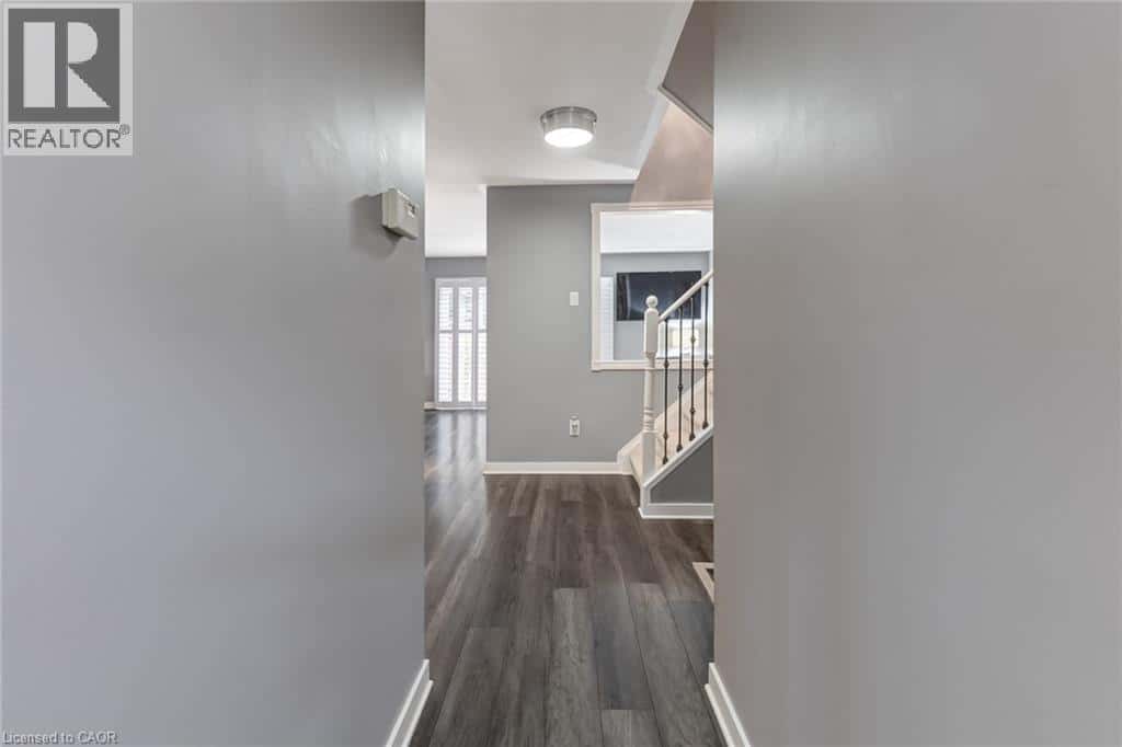 , Mississauga, Ontario — Mississauga, Ontario - Photo 4 of 42