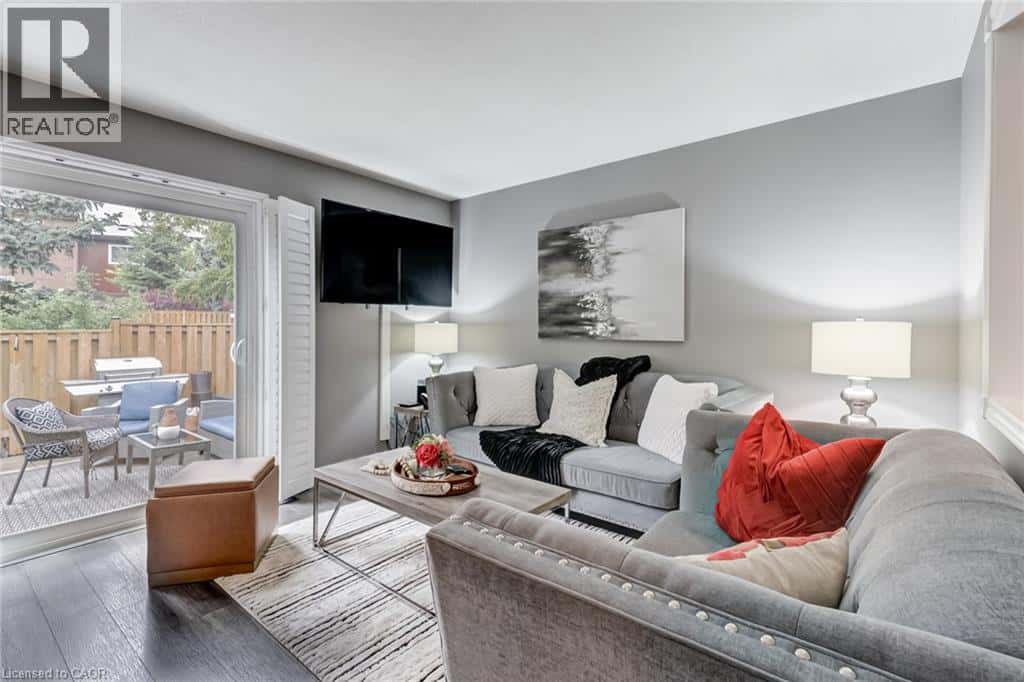 , Mississauga, Ontario — Mississauga, Ontario - Photo 5 of 42