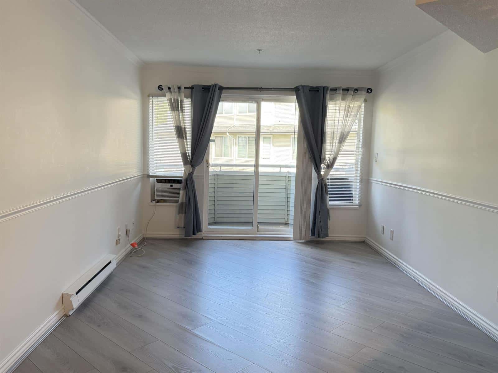 , Surrey, British Columbia — Surrey, British Columbia - Photo 2 of 13