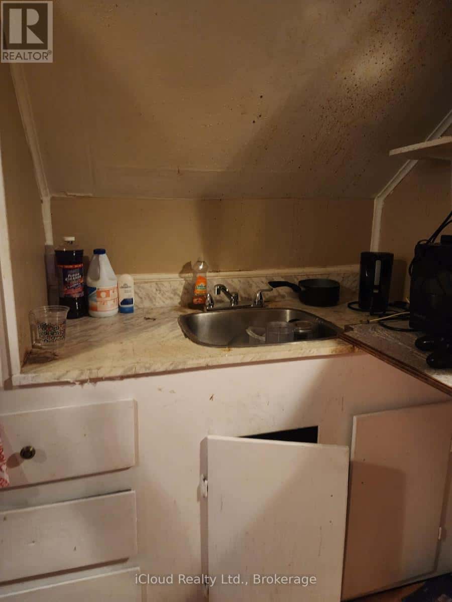 , St. Catharines (Western Hill), — St. Catharines (Western Hill) - Photo 5 of 7