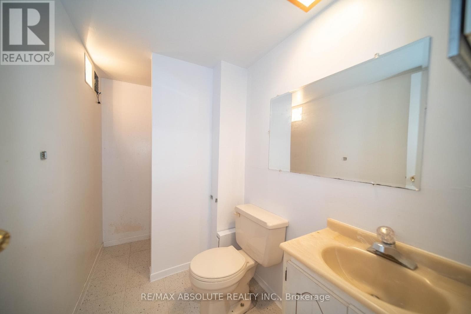 198 HOYLAKE CRESCENT — Ottawa - Main photo