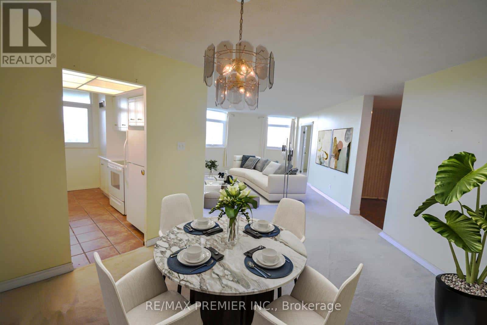 1002 - 7811 YONGE STREET — Markham (Thornhill) - Photo 5 of 21