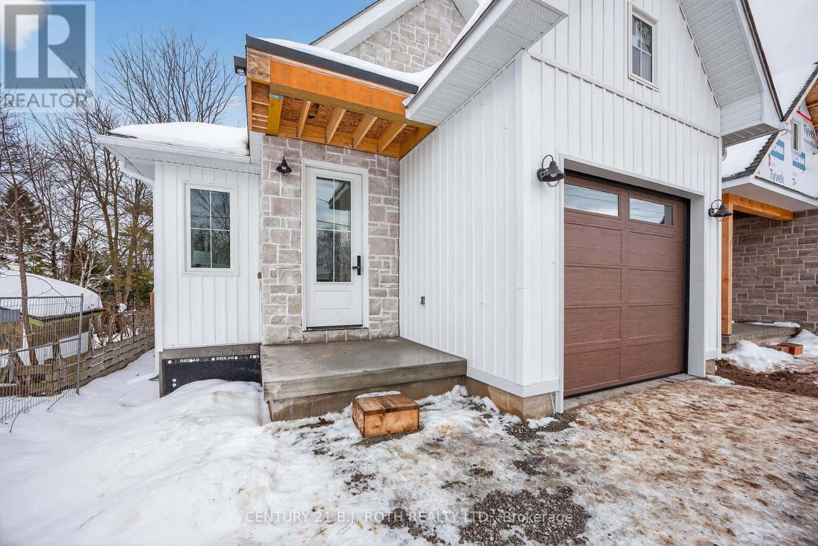 75 VANCOUVER STREET — Barrie (Codrington) - Photo 2 of 3