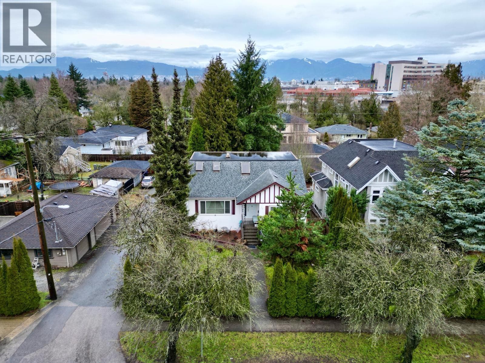 985 W 33RD AVENUE — Vancouver - Main photo