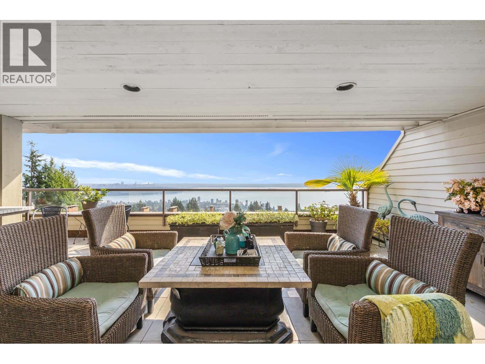 33 2250 FOLKESTONE WAY — West Vancouver, British Columbia - Photo 4 of 22