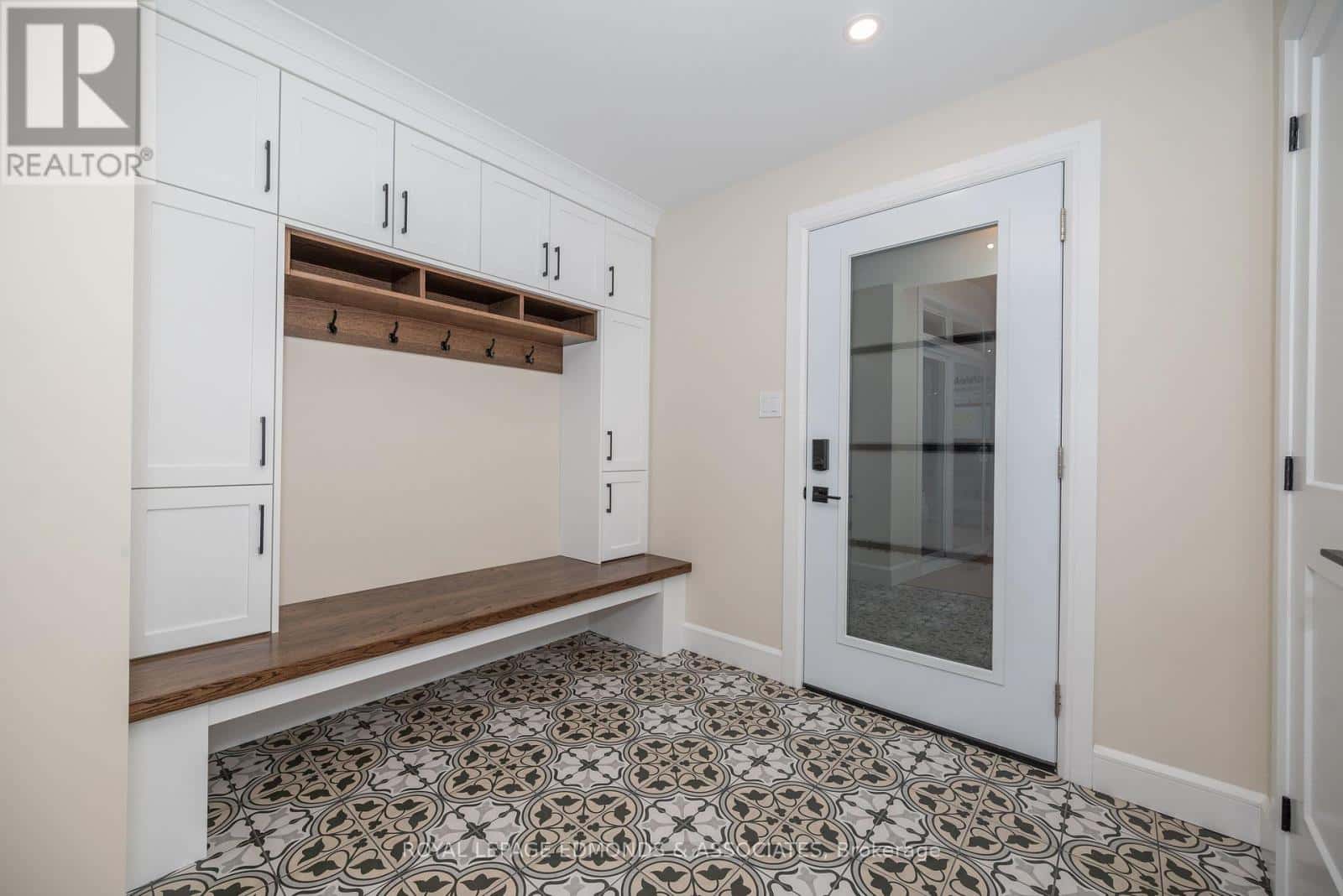 14 FAIRWAY DRIVE N — Petawawa, Ontario - Photo 5 of 50