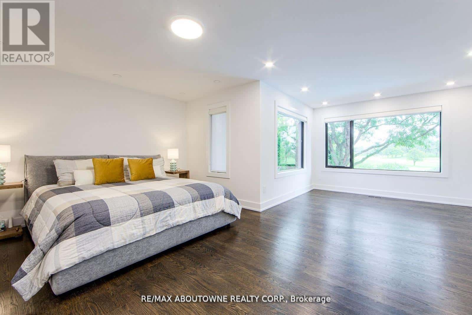 1319 GREENEAGLE DRIVE — Oakville (GA Glen Abbey) - Photo 3 of 37