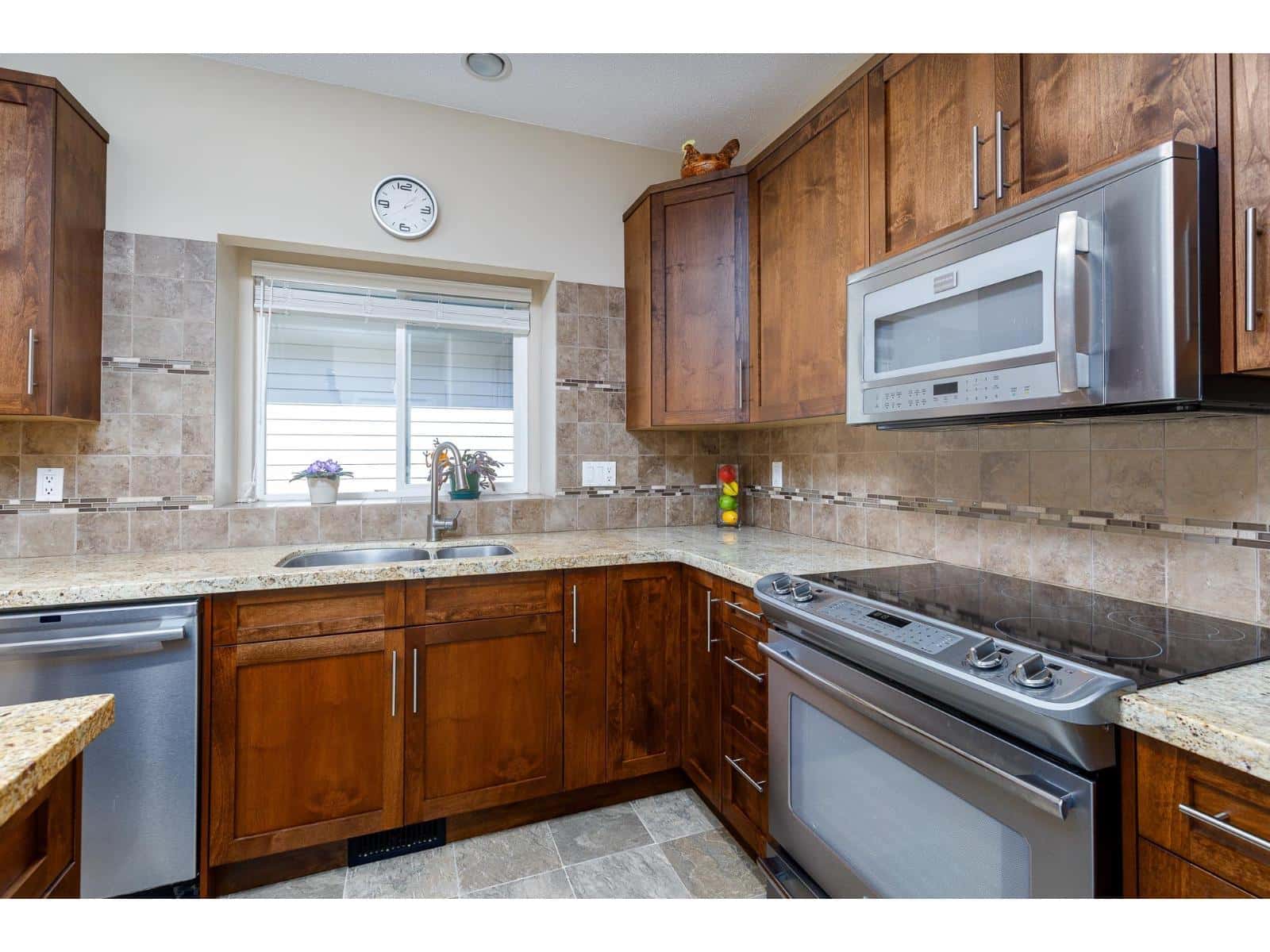 15 18939 65 AVENUE — Surrey - Photo 5 of 34